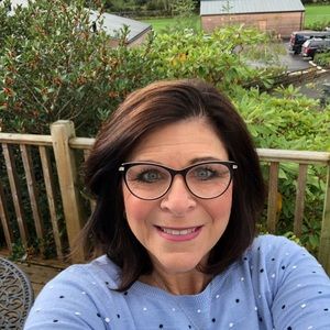 Meet your Posher, Lori